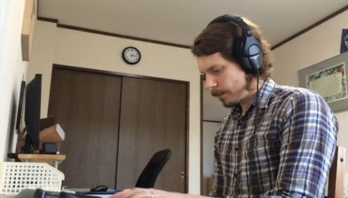 Lucas Pope, Amerikalı, Japonya'daki ev ofisinde çalışıyor