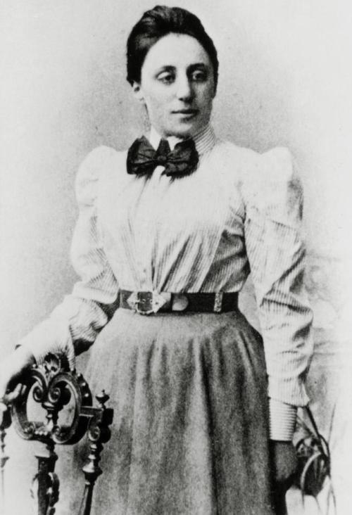 Matematikçi Emmy Noether fiziğe yeni bir yaklaşımın temellerinin atılmasına yardımcı oldu. Manevi Kredi: Science Photo Library/Getty Images