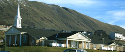 1920px-latter-day_saint_chapel_in_utah